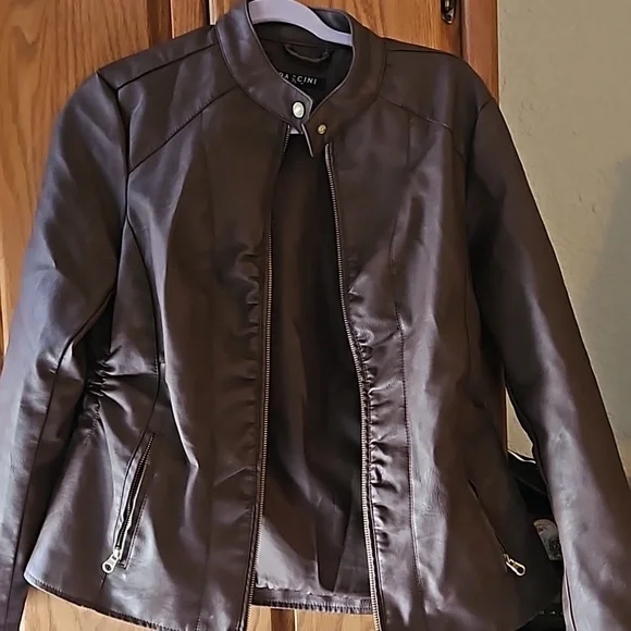 Jacket - Picture 1 of 4